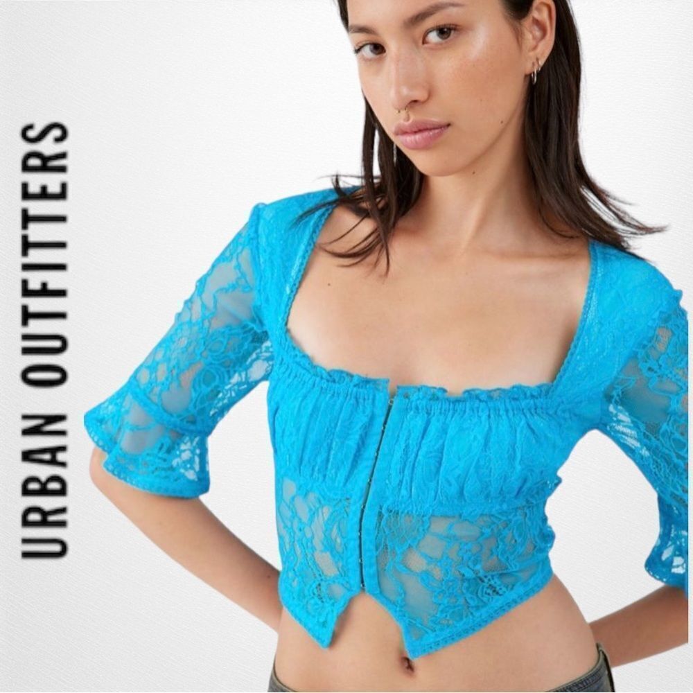 NEW UO Urban Outfitters Jacqueline Lace Cropped Top M